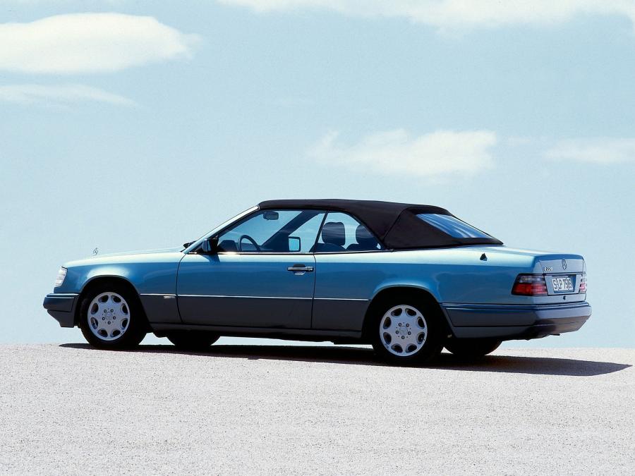  Mercedes-Benz E220 Cabriolet 1993 года  (фото 11 из 27)